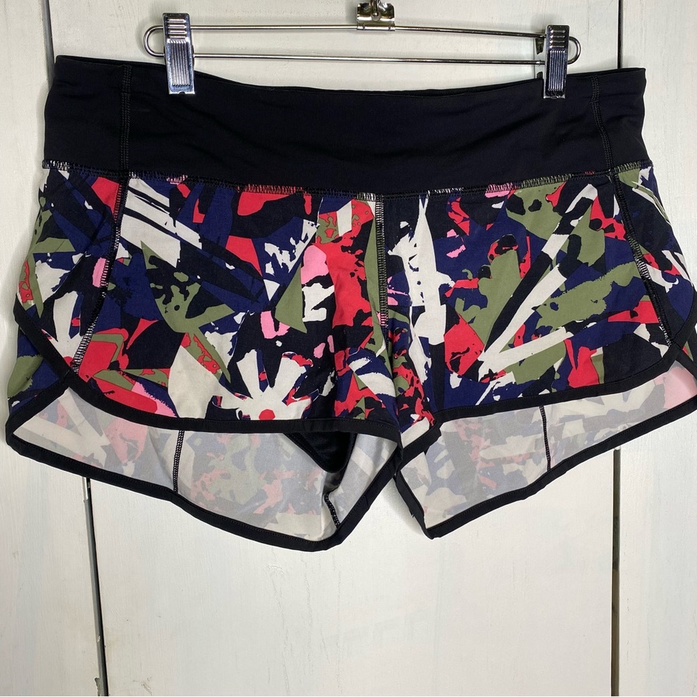 Lululemon Speed up women’s short size 8